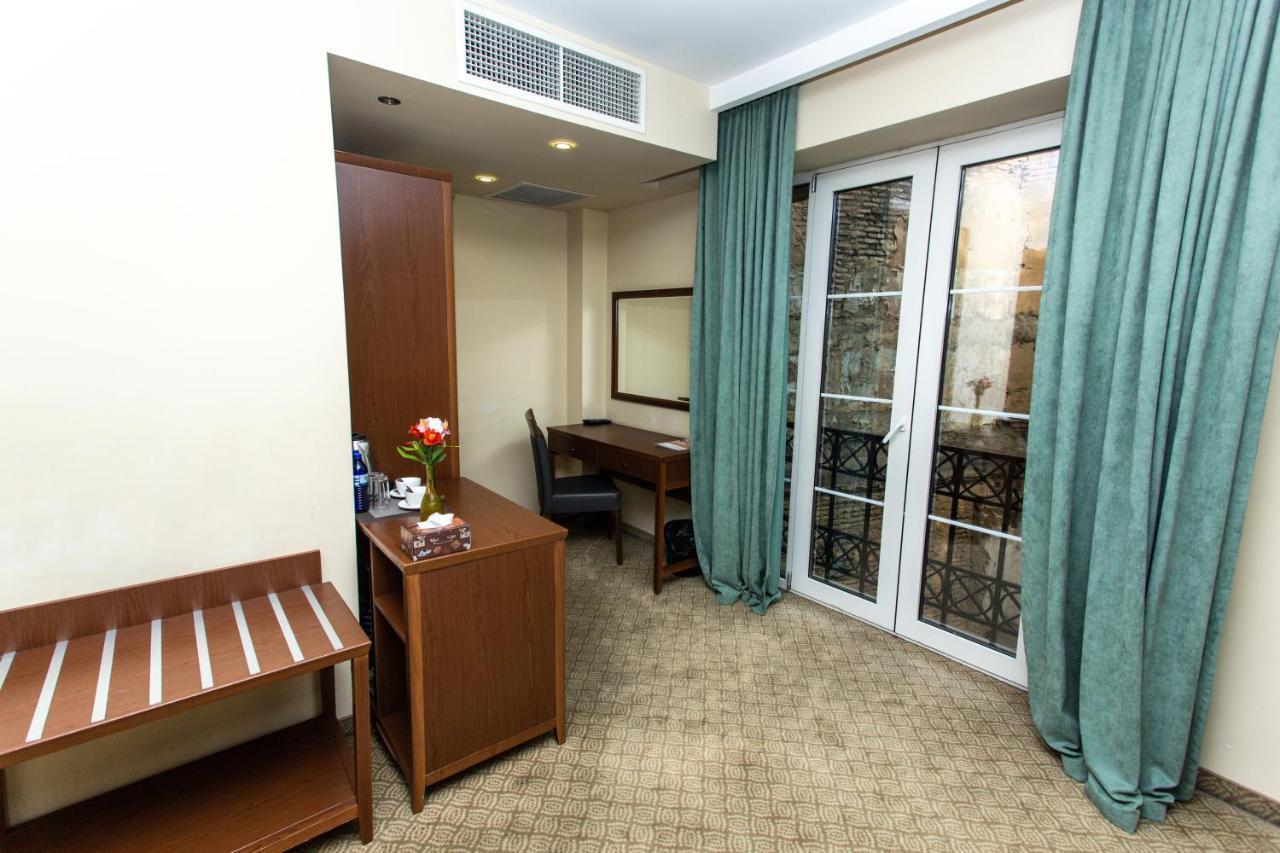 A5 Hotel Tbilisi Exterior photo