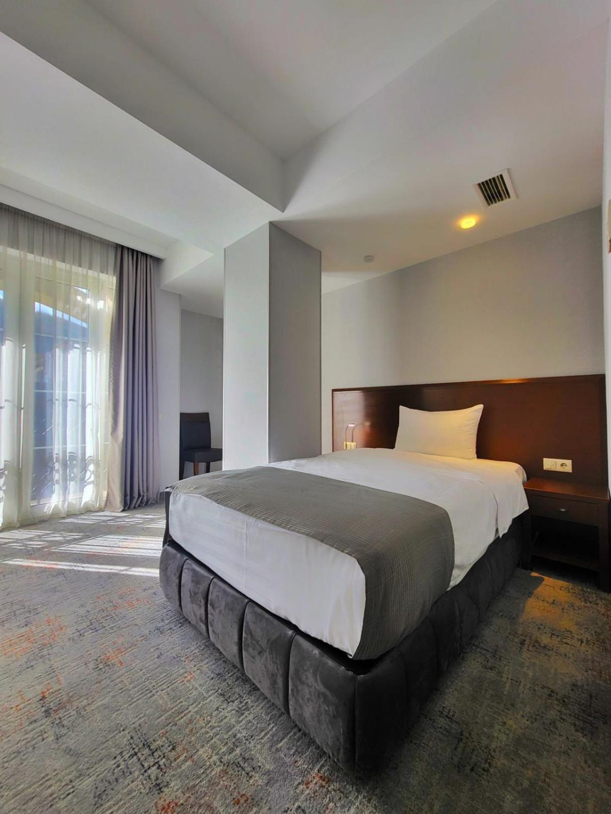 A5 Hotel Tbilisi Exterior photo